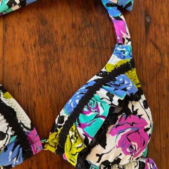 Betsey Johnson Floral Bikini Set - Picture 2 of 9